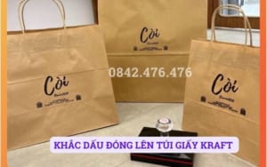 KHẮC DẤU ĐÓNG LÊN TÚI GIẤY KRAFT