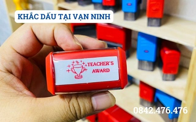 KHẮC DẤU TẠI VẠN NINH