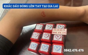KHẮC DẤU ĐÓNG LÊN TAY TẠI GIA LAI
